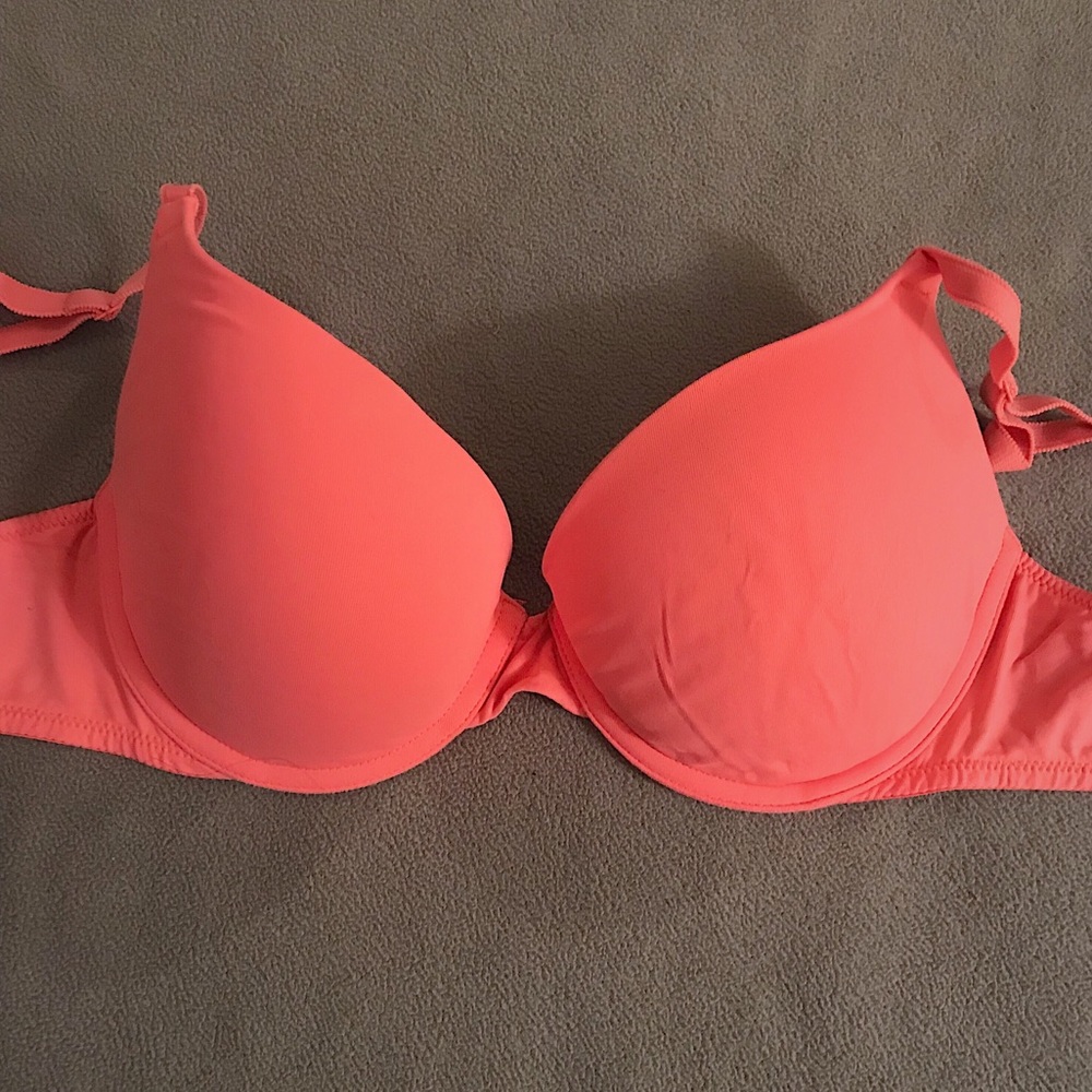 PINK Victoria’s Secret coral bra. 32D.